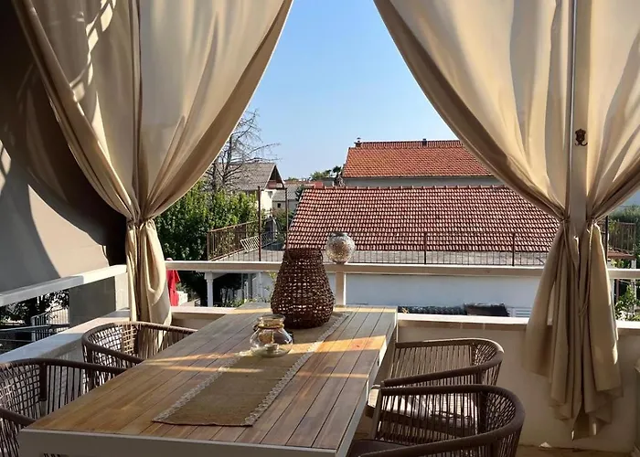 Niki * Kaštela